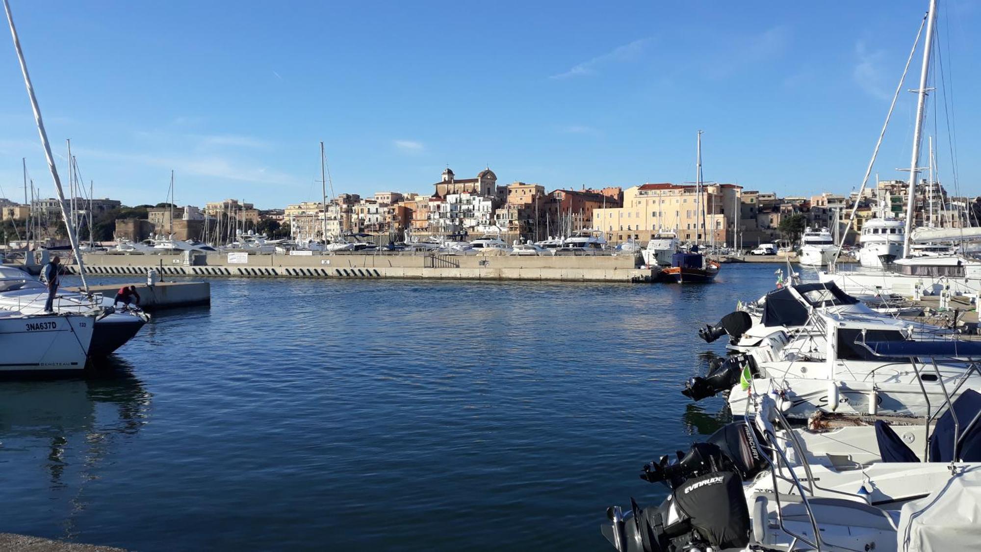 Spazioso Appartamento Sul Lungomare Di Неттуно Экстерьер фото